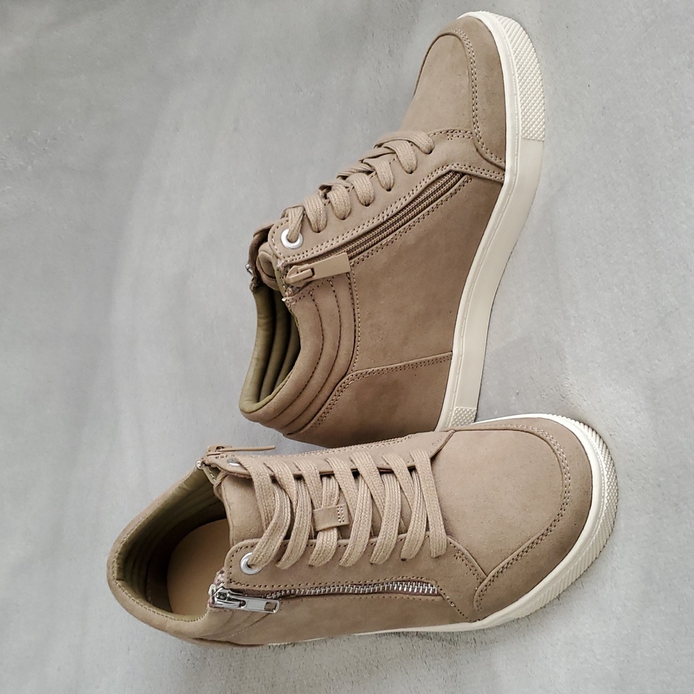 🆕️ TORRID Tan Faux Suede Double Zip Wedge Comfort Sneakers WOMENS SIZE: 8WW